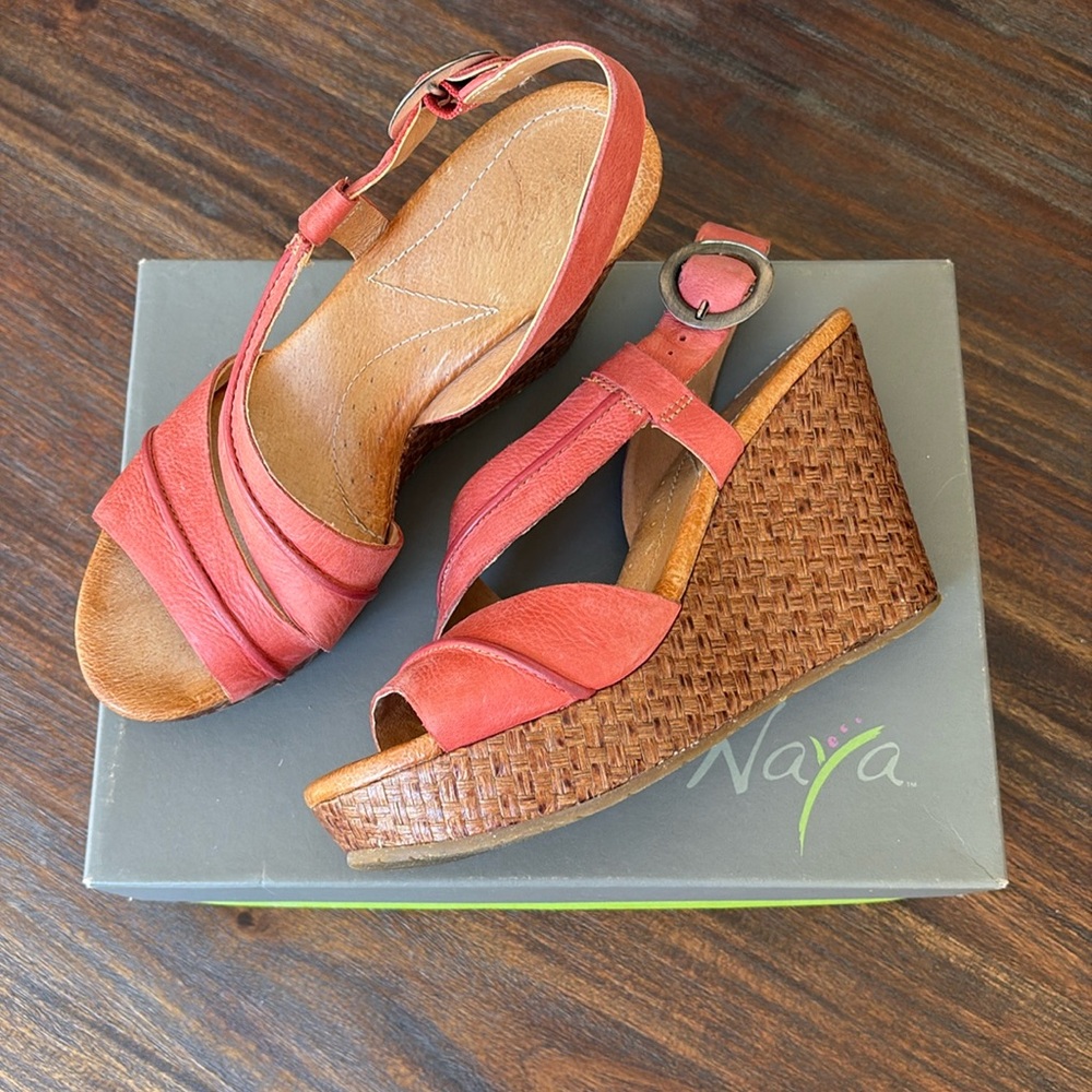 Naya Estra Red Genuine Leather Wedge Sandals Size 8 - Picture 2 of 12